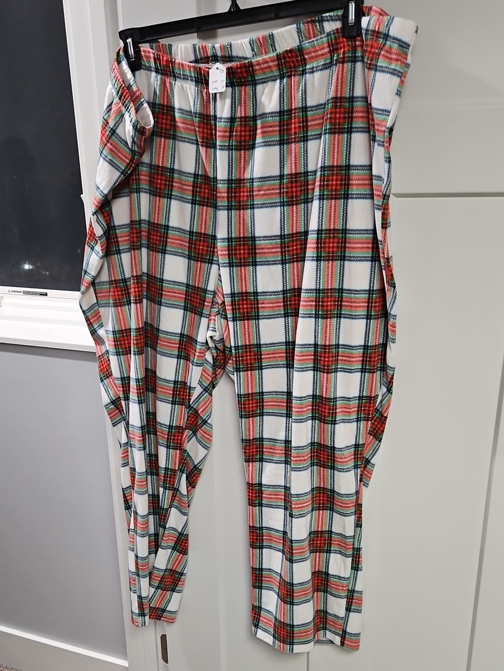 Wondershop White Plaid Lounge Pants with Red & Green
